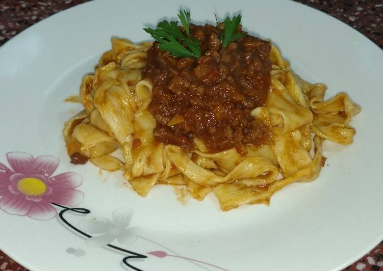 Tagliatelles a la bolognesa