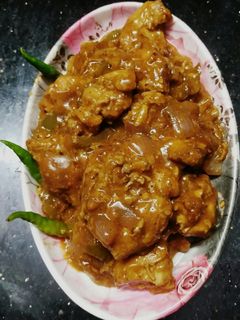 চিলি চিকেন উইথ গ্ৰেভি রেসিপির প্রধান ছবি