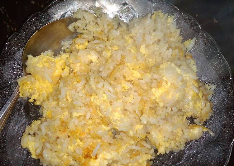 Nasi goreng keju siram telur