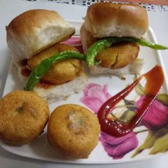 A picture of Vada Pav.