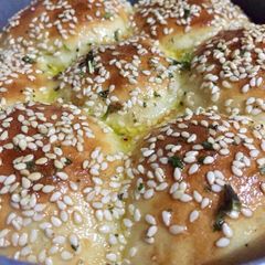 A picture of Cheese garlic buns.
