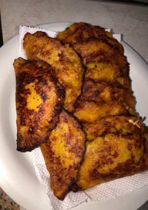 Una foto de Empanadas de plátano maduro con queso