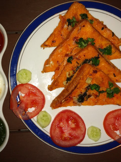 બ્રેડ ચીલા (Bread Chila Recipe In Gujarati) રેસીપી મુખ્ય ફોટો