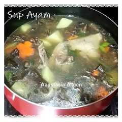 A picture of Sup Ayam.