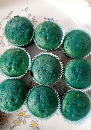 A picture of Green vanilla cake.