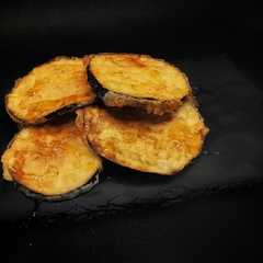 A picture of Berenjenas fritas con miel de aguacate.