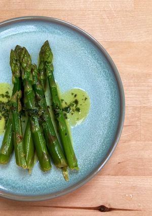 A picture of Asparagus in wild garlic and lemon butter.