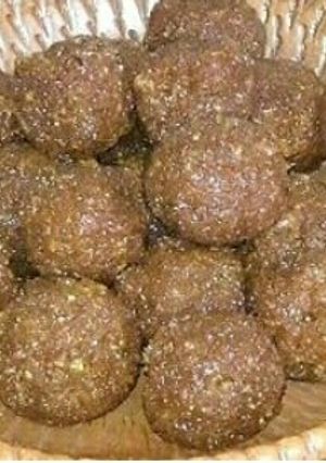 A picture of Coconut laddu.