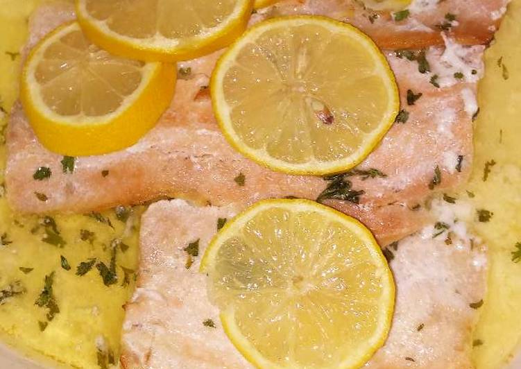 Easiest Way to Prepare Any-night-of-the-week Fresh Lemony Salmon !