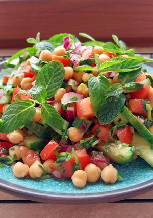 عکسی از دستور سالاد نخود🥗سالاد مدیترانه ای