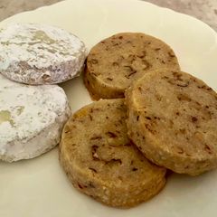 A picture of Pecan Sandies.
