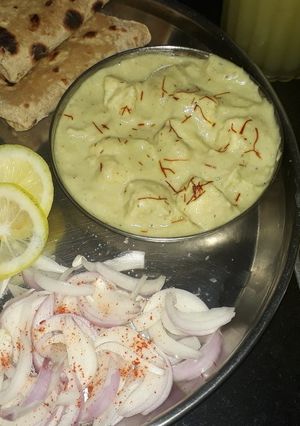 A picture of Mughlai shahi paneer.