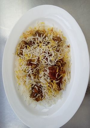 A picture of Boneless chicken biryani.