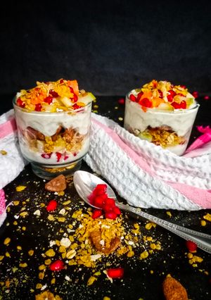 A picture of Muesli Yoghurt Fruit Parfait.