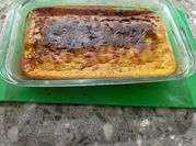 Una foto de pan de elote con harina