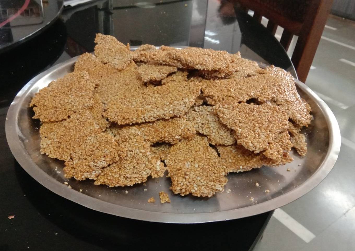 Sesame gud chikki