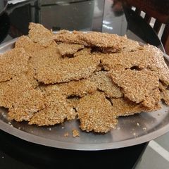 A picture of Sesame gud chikki.