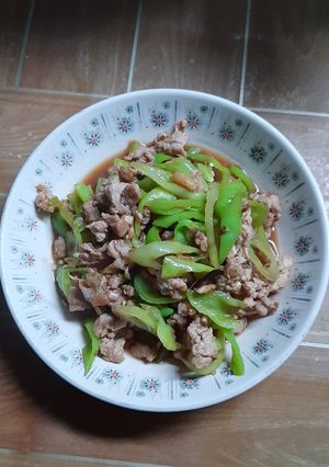 รูปของ หมูสับผัดพริกหยวก
