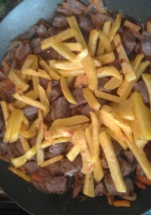 Una foto de Saltado de Carne sencillo para niños