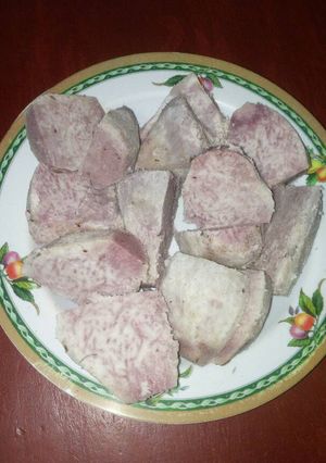A picture of Boiled Arrowroots.