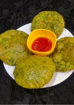 A picture of Palak Masala Jowar Poori.