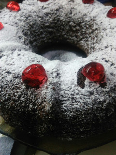 Una foto de Torta mágica✨ de chocolate🍫 sin leche sin huevo hecha en molde