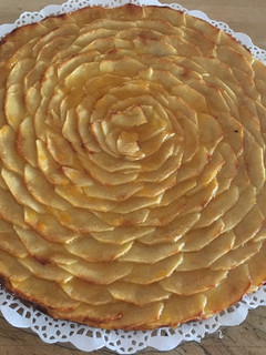 Una foto de Tarta fina de manzana
