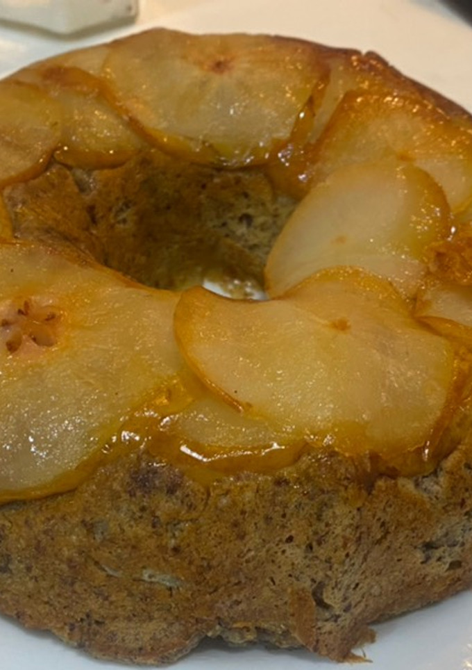 Una foto de Budín keto de peras y nuez 🍐🍐🍐