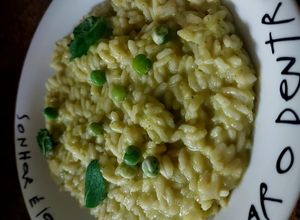 Foto de Risoto de ervilhas e hortelã (Risoto de ervilhas e menta) - receita fácil maravilhosa