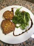 Croquetas de arroz, brotola y camarones