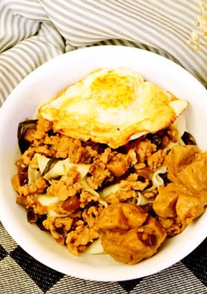 [香菇滷肉燉香菇貢丸 鑄鐵鍋料理] 的食譜成品照片