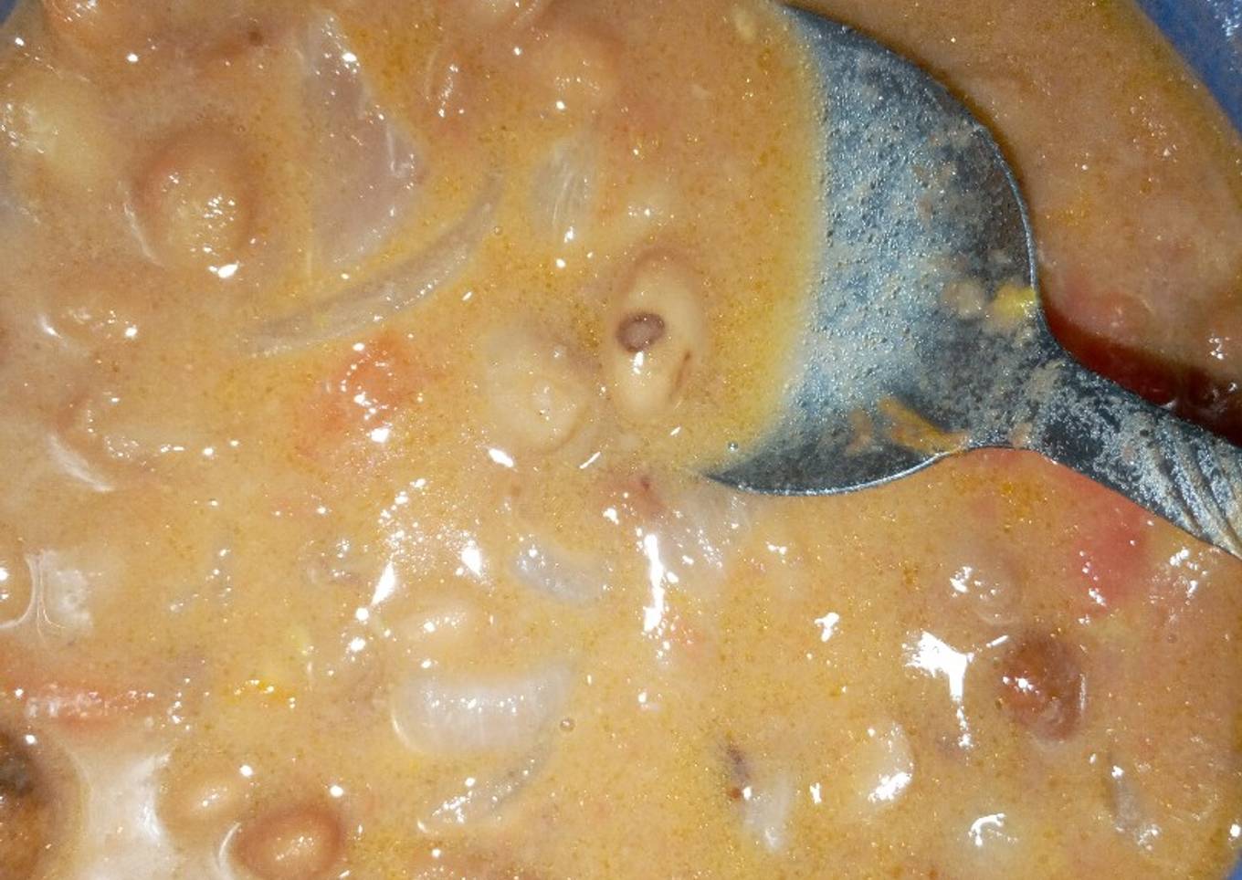 Coconut beans with chapatis