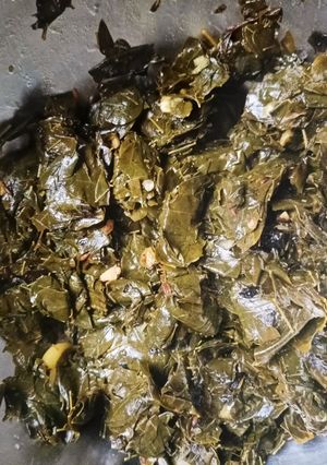 রসুন দিয়ে সজনে শাক ভাজা (rasun diye sajne saag bhaja recipe in Bengali) রেসিপির প্রধান ছবি