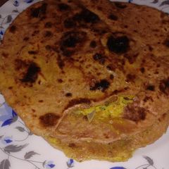 A picture of Egg paratha.