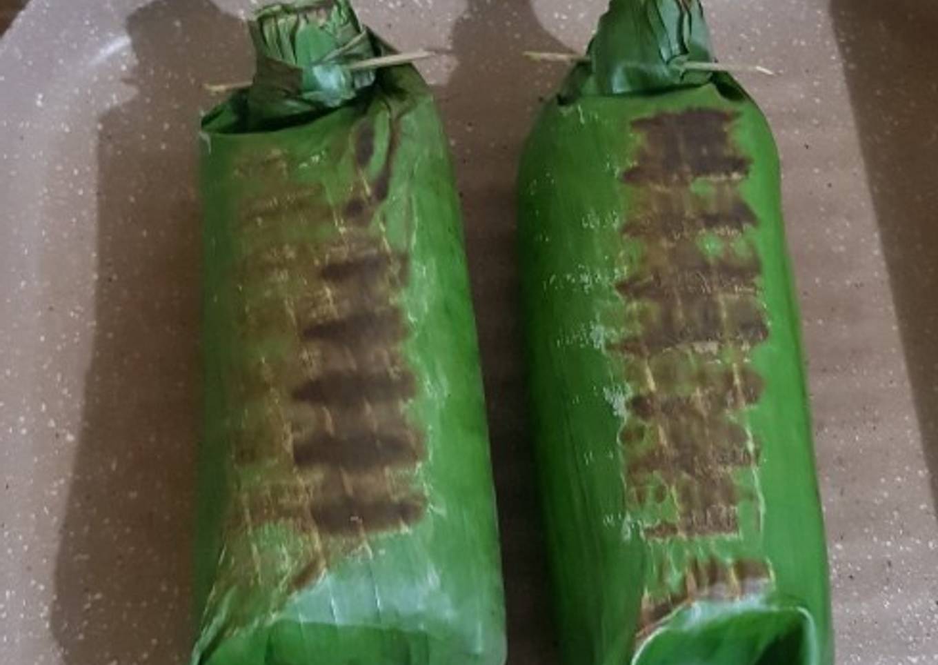 Nasi bakar tongkol suwir