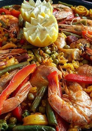 A picture of Paella.