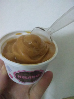 Una foto de Helado de dulce de leche sin huevos ni crema