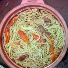 A picture of Fried spaghetti.