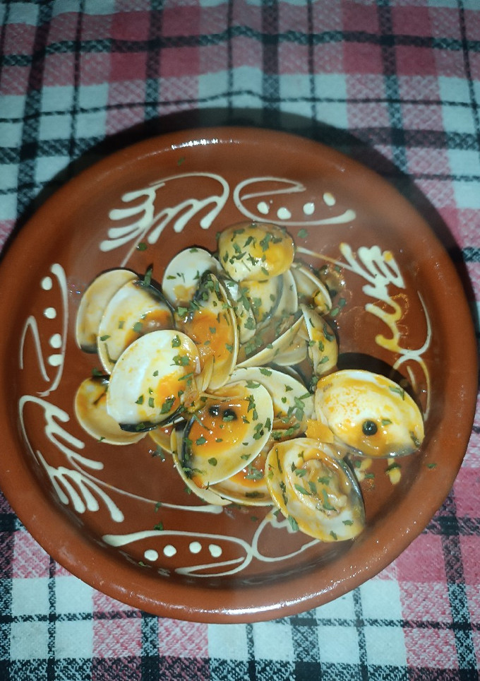 Una foto de Almejas a la gallega
