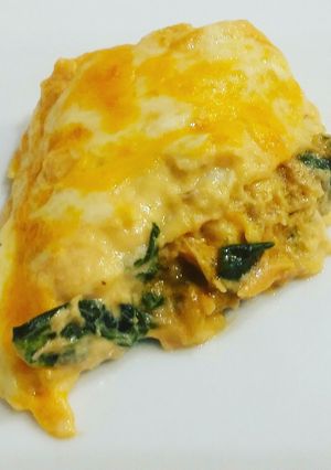 Foto principal de Crepes de salmón, langostinos y espinacas