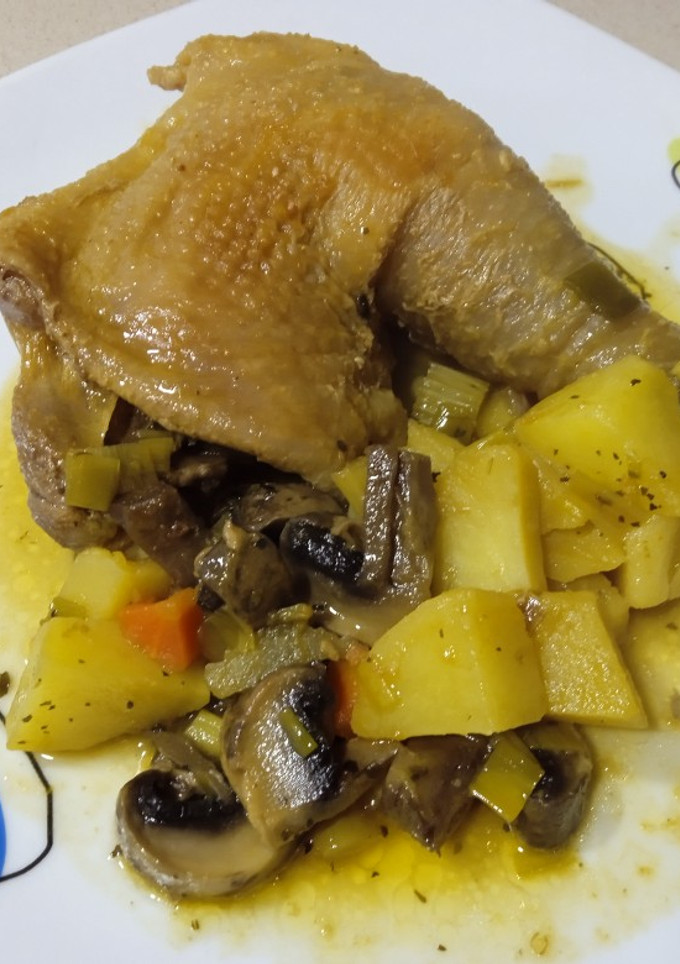 Una foto de Pollo de corral con salsa
