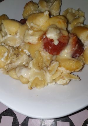 Une photo de Gratin de gnocchis saucisses Fumées et Salers