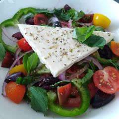 A picture of Greek salad.