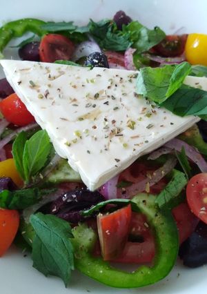 A picture of Greek salad.