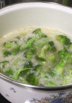 Una foto de Arroz blanco con brócoli