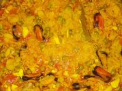 Una foto de arroz fumet de pescado