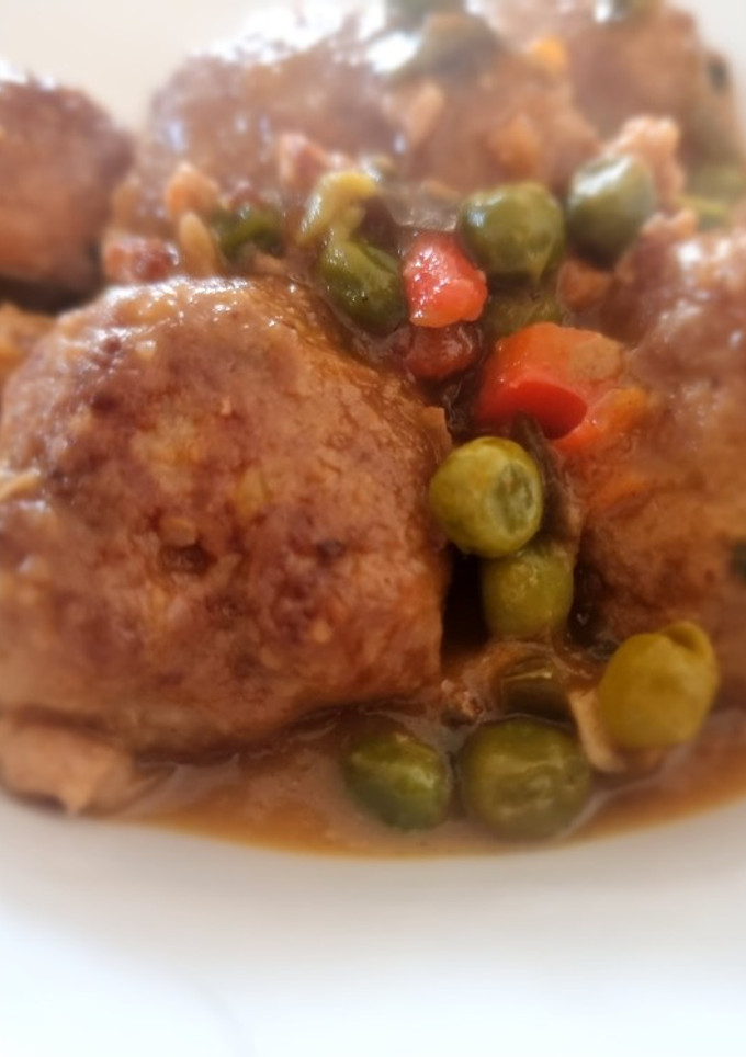 Una foto de Albóndigas de ternera a la jardinera