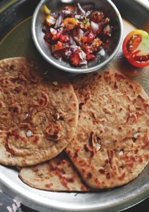 गार्लिक पराठा (Garlic paratha recipe in hindi) रेसिपी मुख्य फोटो