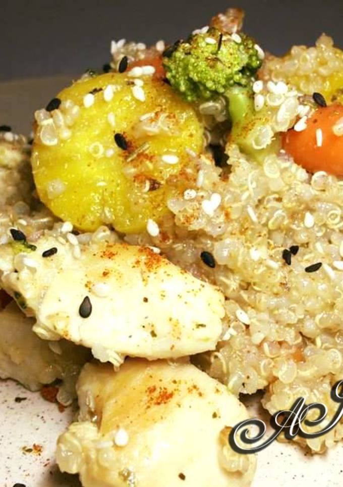 Киноа с курицей и овощами