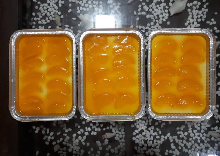 Puding susu Peach
